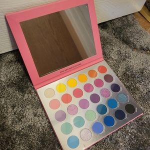 Kara beauty eyeshadow pallet